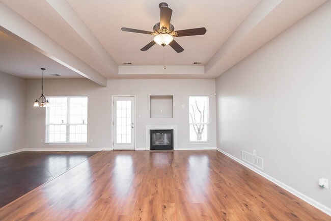 Building Photo - 8426 Linda Shore Cove