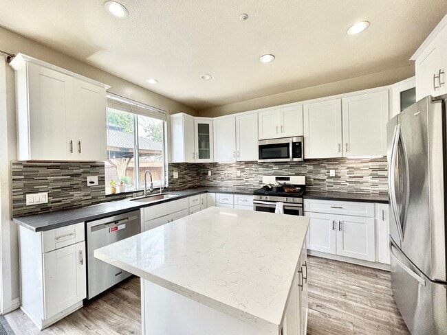 Building Photo - 818 Navigator Way