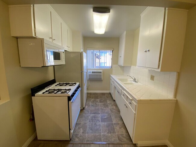 Foto del edificio - 241 E Alameda Ave