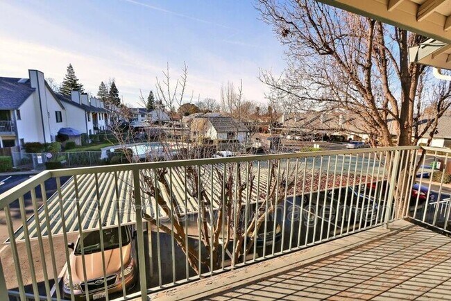 Foto del edificio - 2394 Alta Garden Ln