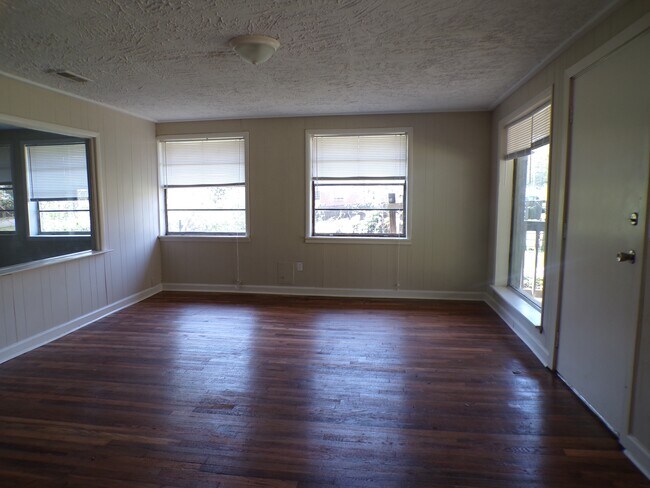Foto del edificio - 9621 Westfield Rd