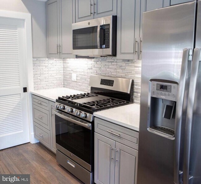 Foto del edificio - 1701 Trinidad Ave NE