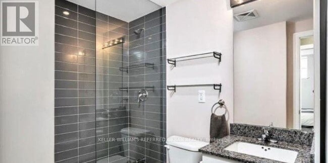 Building Photo - 370 Wallace Ave