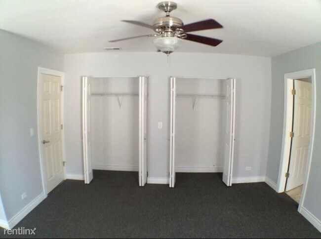 Building Photo - 4627 S Drexel Blvd