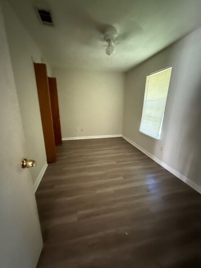 Building Photo - 904 Bald Eagle Run