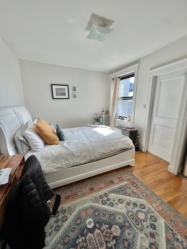 Building Photo - 23 Egremont Rd