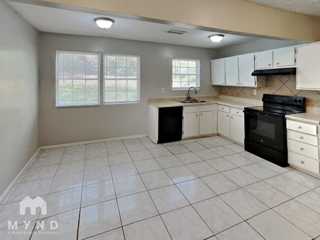Foto del edificio - 450 Fairburn Rd NW