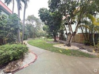 Building Photo - 805 W Oakland Park Blvd