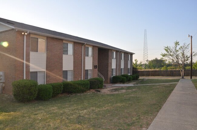 Foto del edificio - 525 Alcott Dr
