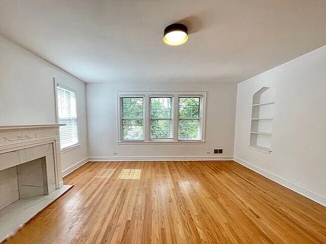 Foto del edificio - 5801 N Richmond St