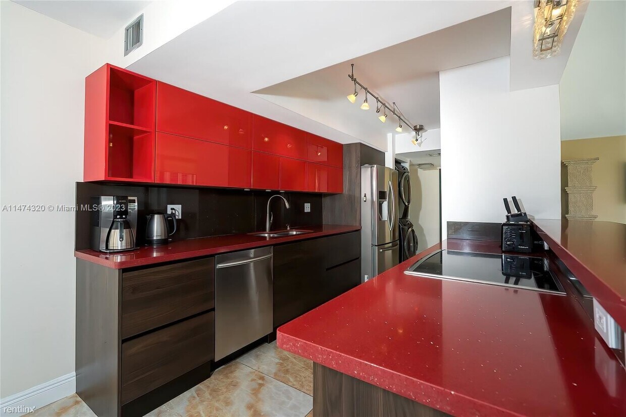 Primary Photo - 3 br, 3 bath House - 210 174th St Apt 1209