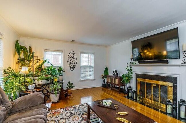 Foto del edificio - 304 Barnes Mill Rd