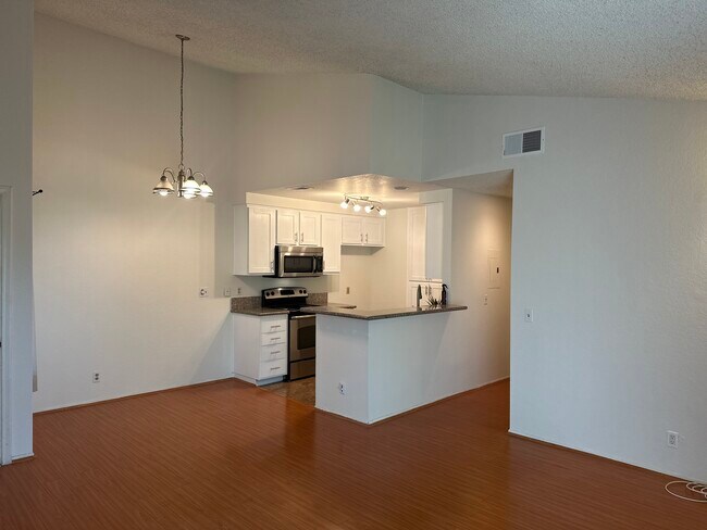 Building Photo - 8806 Chelmsford Way