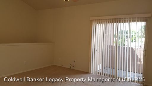 Building Photo - 13110 Candelaria Rd NE