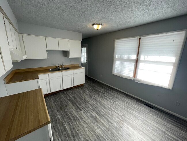 Foto del edificio - 924 Blueridge-