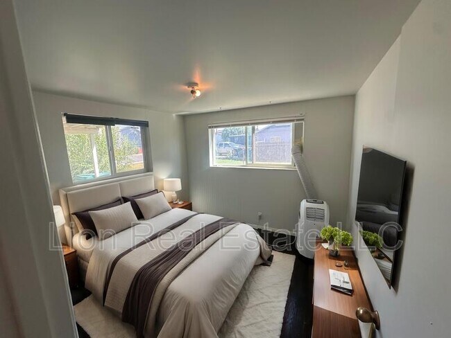 Foto del edificio - 3381 Tess Ave