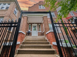 Building Photo - 3016 W 41st St