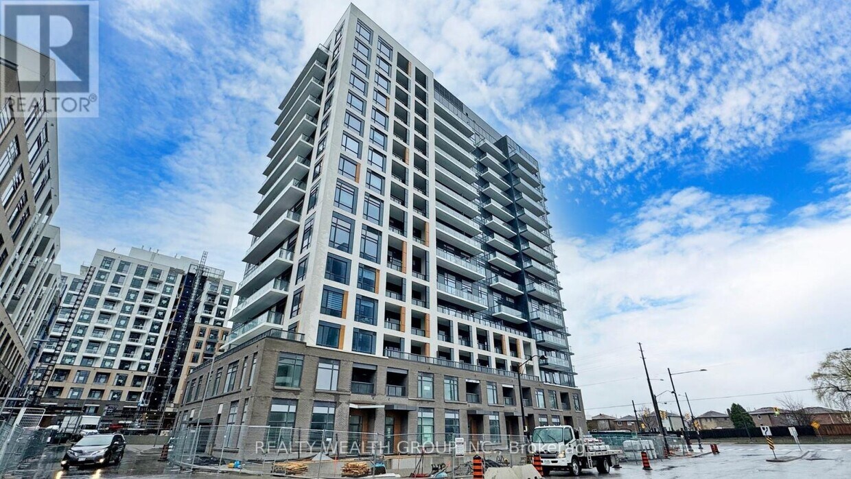 Photo principale - 7950-7950 Bathurst St