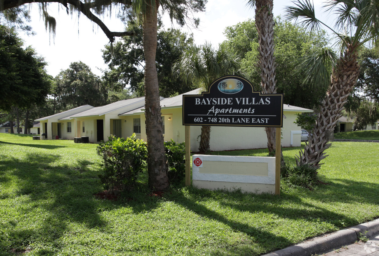 Primary Photo - Bayside Villas Apartments