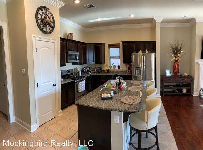 Foto del edificio - 3 br, 2 bath House - 2703 E. Crescent Cove