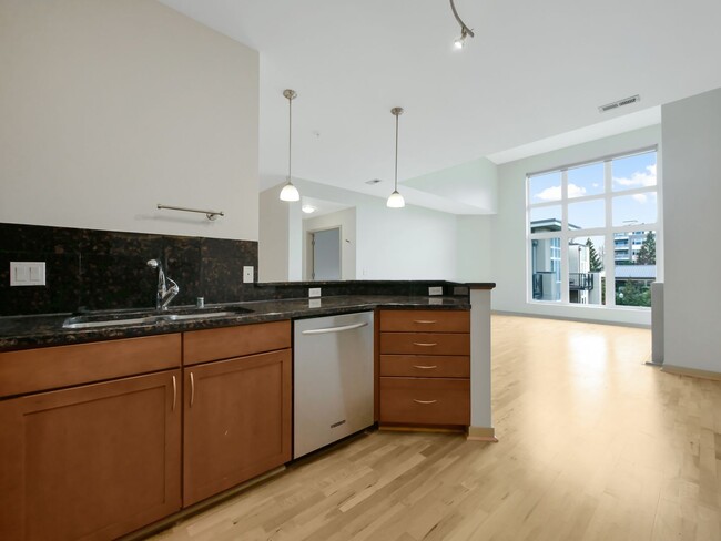 Foto del edificio - 2 Bed and 2 Bath Luxury Condo in Bellevue ...