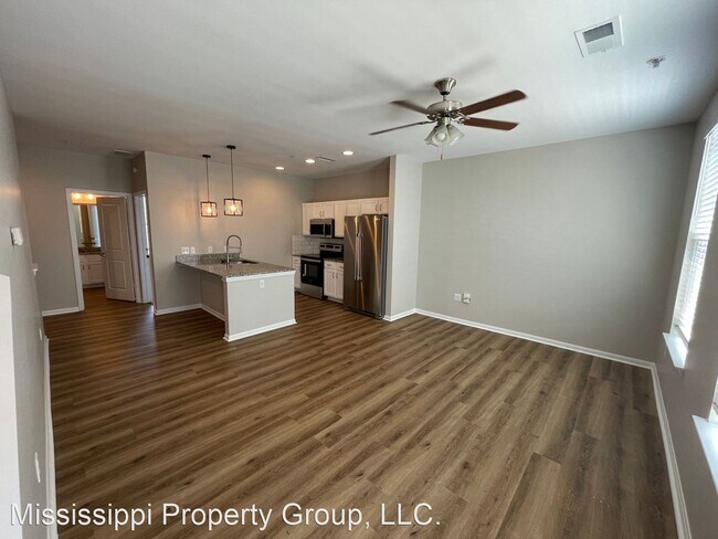 Building Photo - 3 br, 3 bath House - 240 Town Center Drive