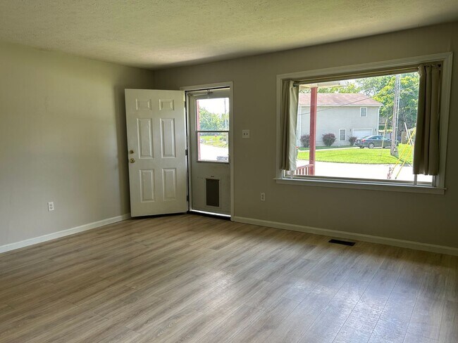 Foto del edificio - Cute 3 bed 1 bath close to I-265