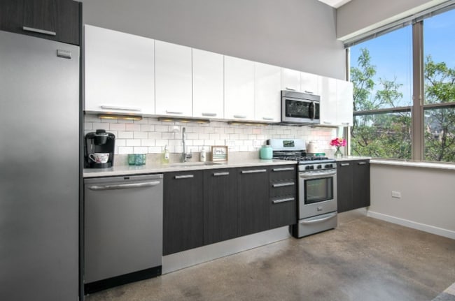 Photo - 1300 W Randolph St Apartment