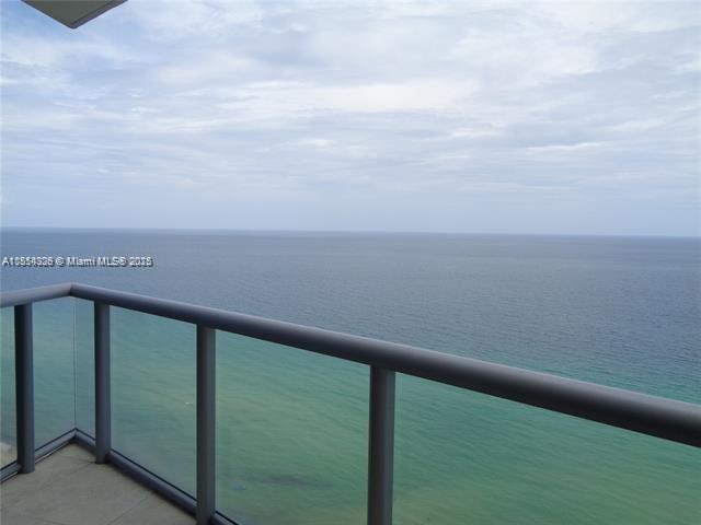 Building Photo - 17121 Collins Ave