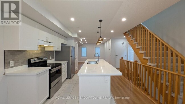 Building Photo - 2500 Hill Rise Ct