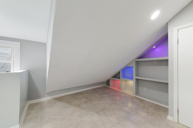 Building Photo - 4242 W Cullerton St