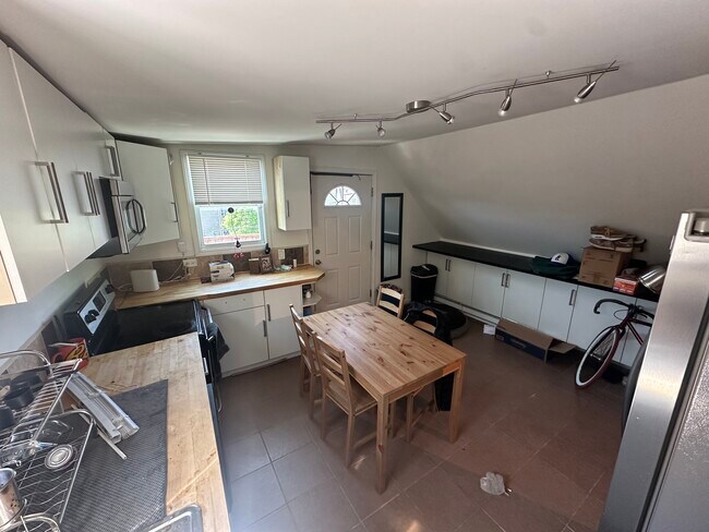 Foto del edificio - 3511 W Dickens Ave