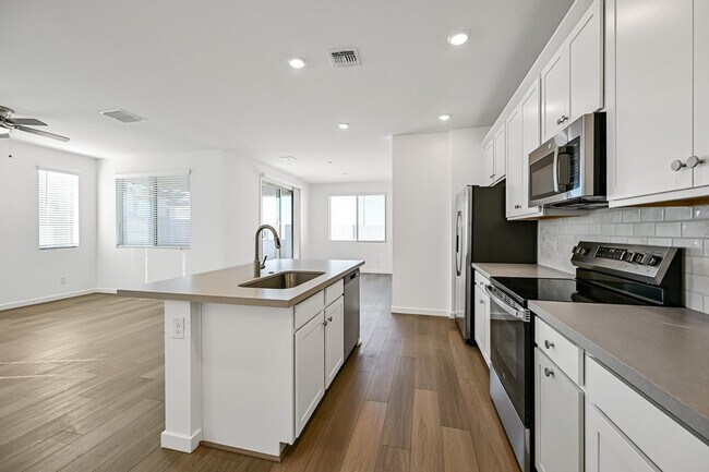 Foto del edificio - 25244 W Wayland Dr