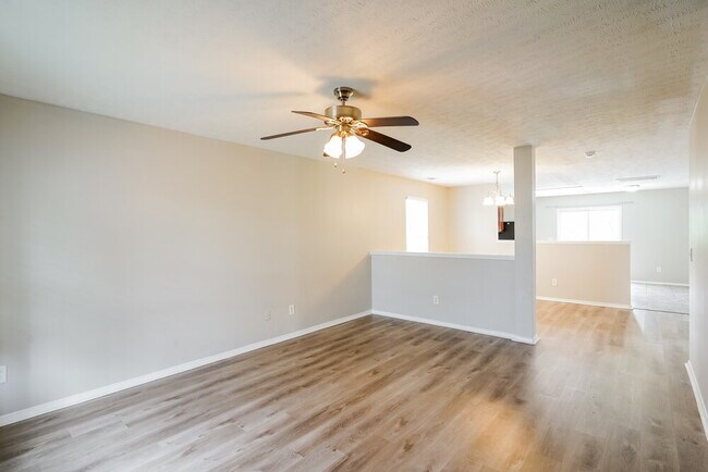 Foto del edificio - 2893 Creekbend Dr