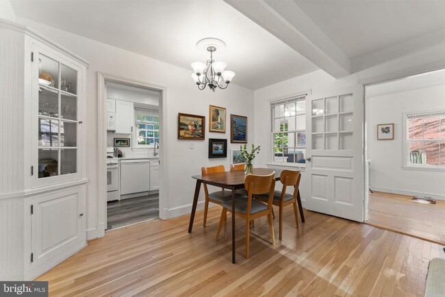 Foto del edificio - 5302 Baltimore Ave