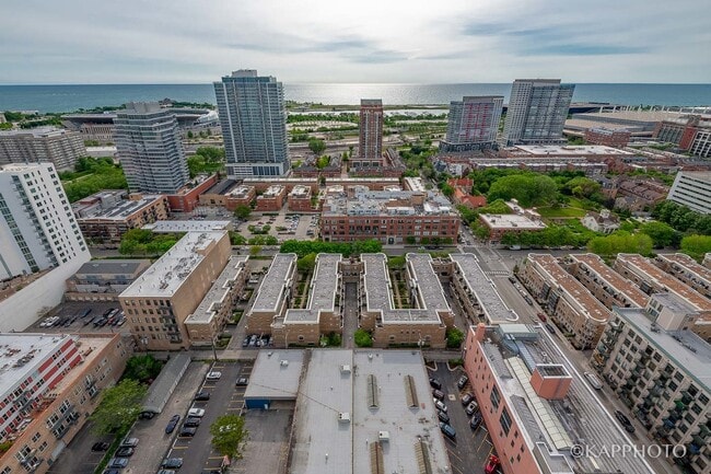 Building Photo - 1720 S Michigan Ave