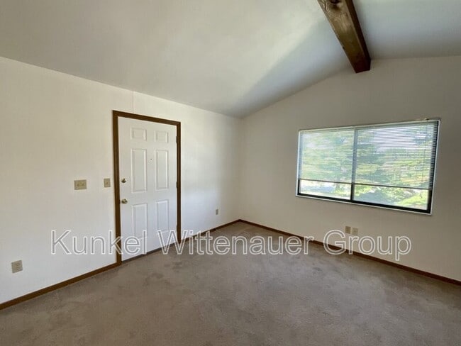 Building Photo - 166 Eagle Ridge