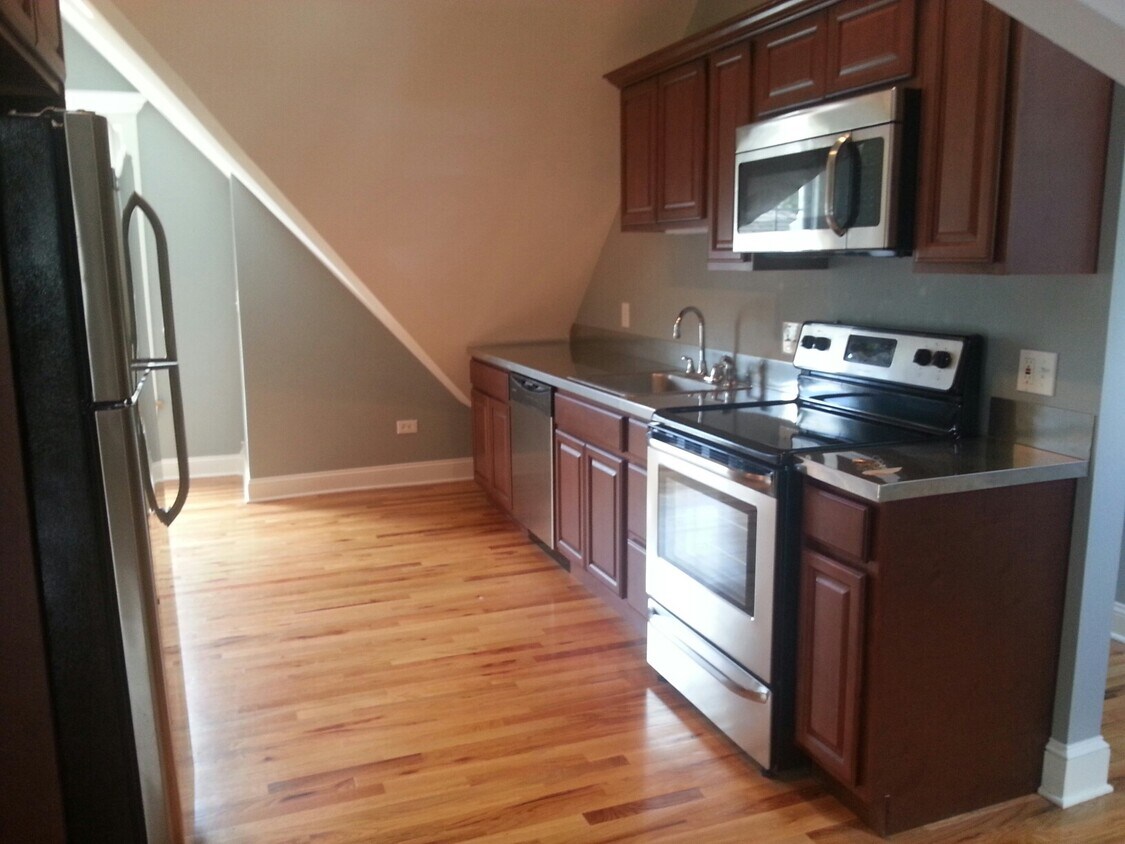 Primary Photo - 374 Whitney Ave