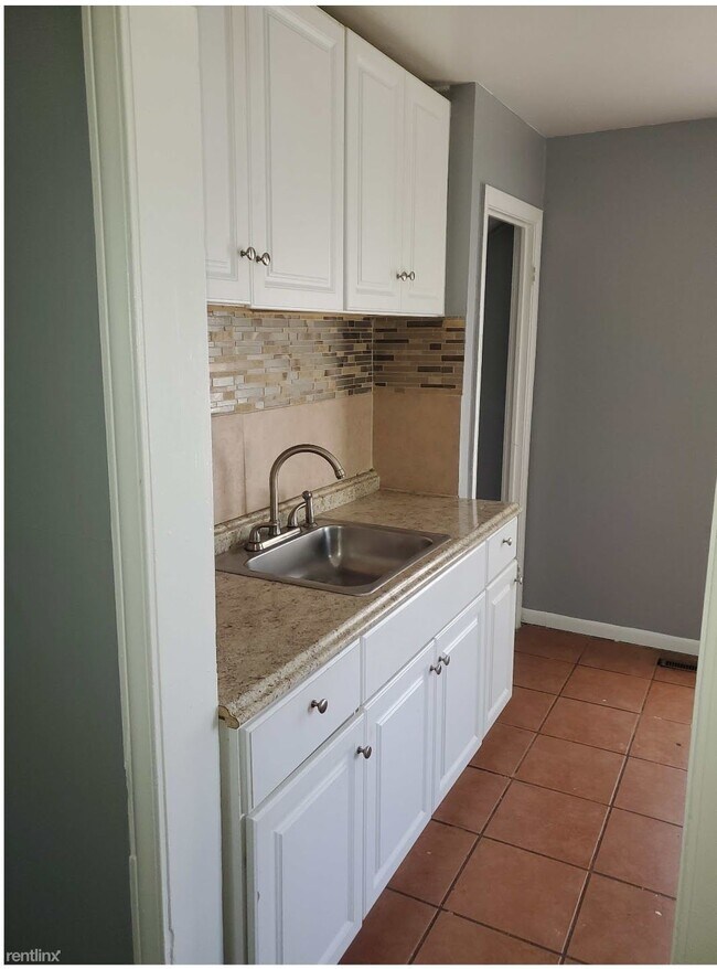 Building Photo - 3 br, 1 bath House - 5046 Neff Ave