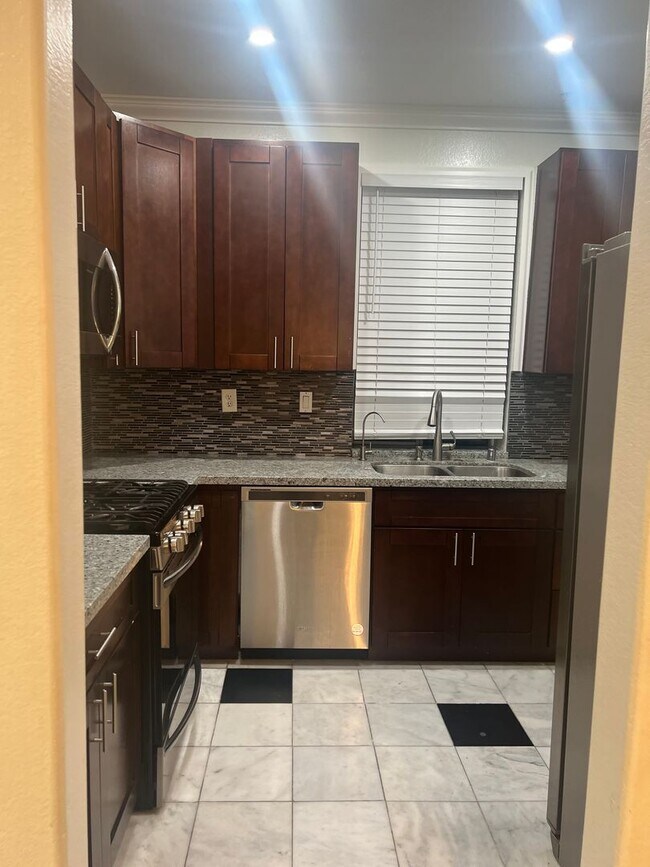 Foto del edificio - 2 Bedroom 1st Floor Unit in Rancho San Diego