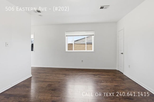 Foto del edificio - 506 Eastern Ave NE
