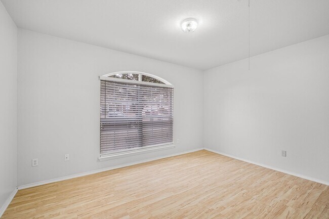 Building Photo - Beautiful Single Story, 3 Bedroom, 2 Bath ...