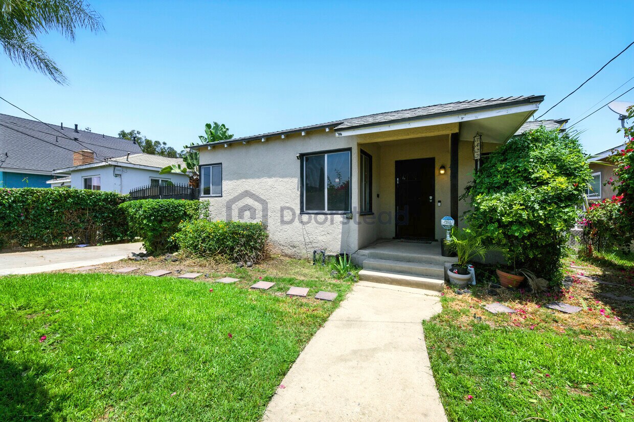 Primary Photo - 1427 W I St