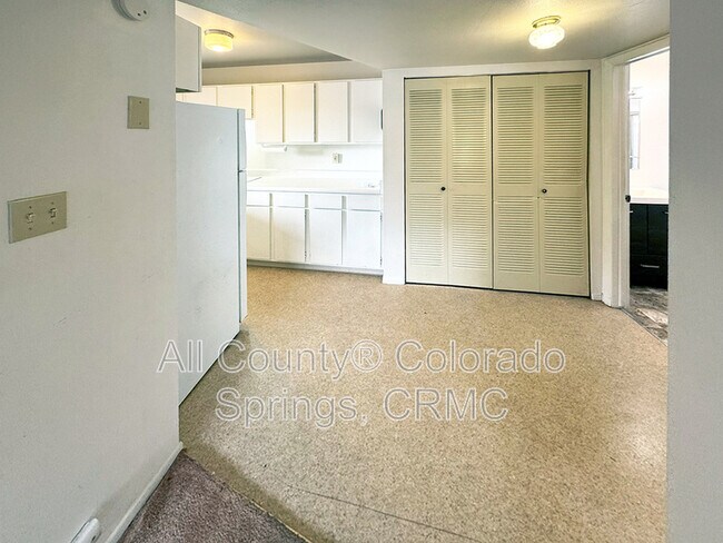 Foto del edificio - 1105 Cree Dr