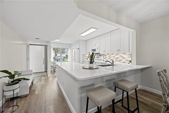 Building Photo - 1055 Forest Lakes Dr