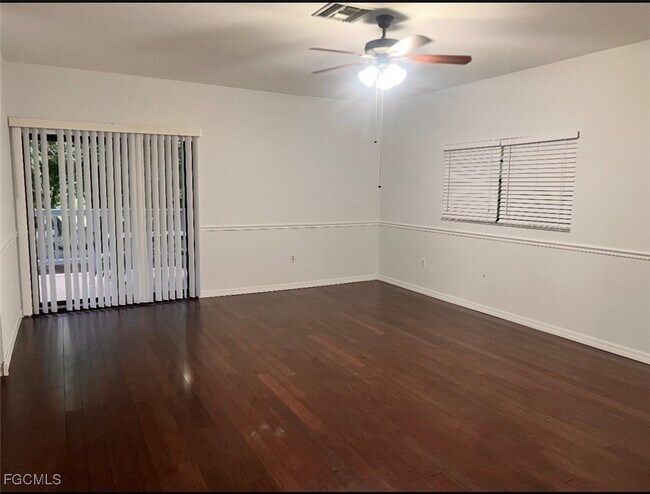 Foto del edificio - 3745 27th Ave SW