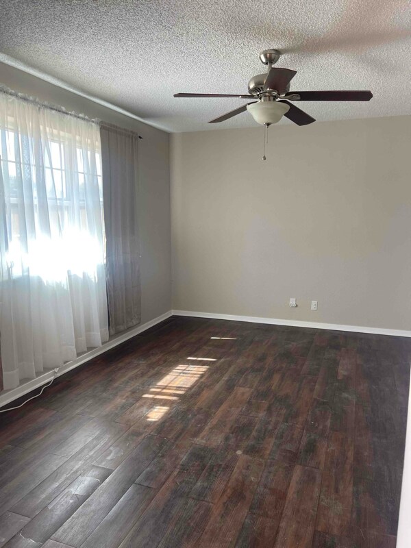 Foto del edificio - 3600 Harmony Dr
