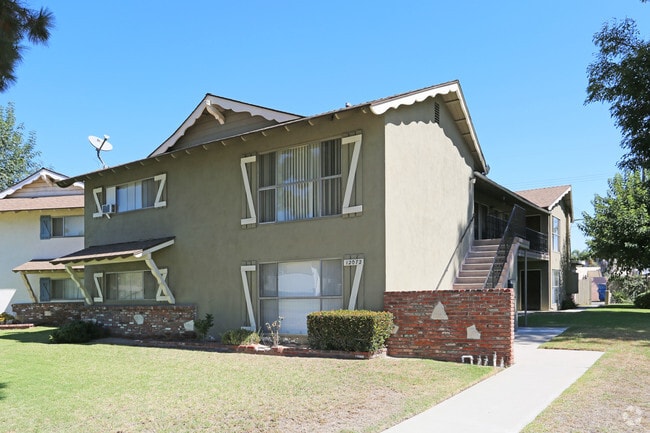 Building Photo - 12072 Cole St
