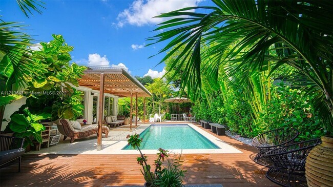 Building Photo - 945 NE 87th St