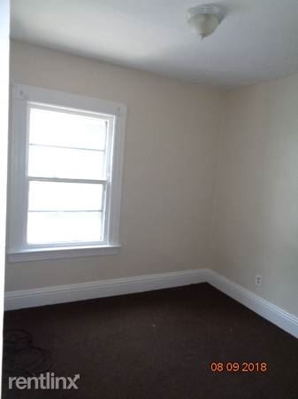 Building Photo - 129 Winterroth St